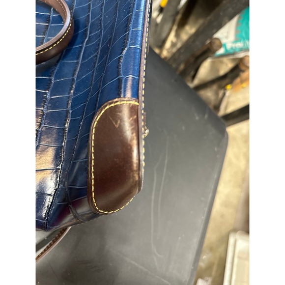 Dooney and Bourke Handbag - Picture 4 of 10